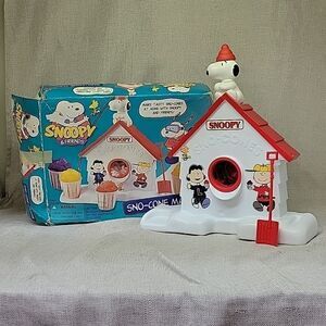 Vtg Hasbro Snoopy and Peanuts Sno-Cone Machine, Snow Cone Maker, #28805